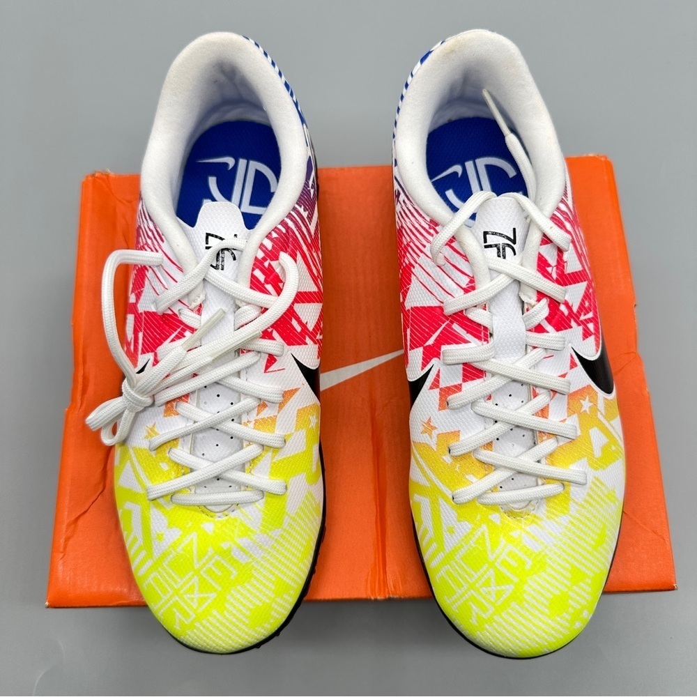 👉 Nike Vapor 13 Academy Jr Mens Artificial Turf Soccer Shoe A17995-104 Unisex